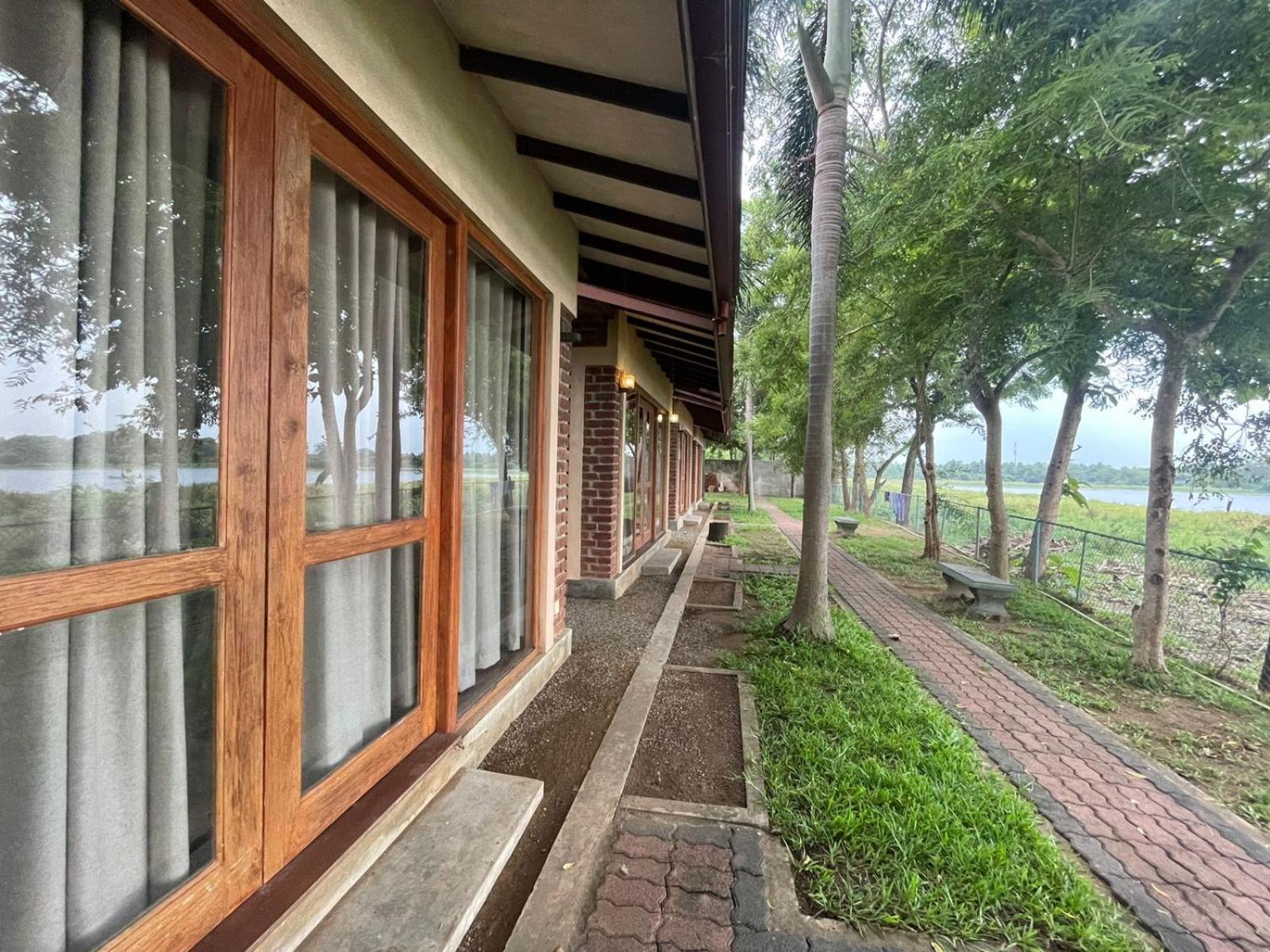 Hotel Lake Park Polonnaruwa Zewnętrze zdjęcie